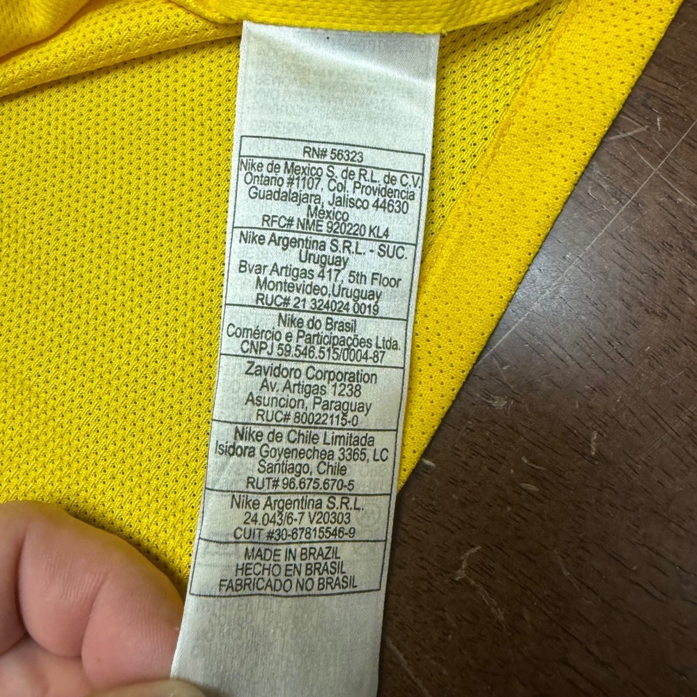 Nike Brazil Soccer Jersey Mens L Yellow Kaka 8 Authentic Dri-FIT 2010 2011 - Picture 9 of 10